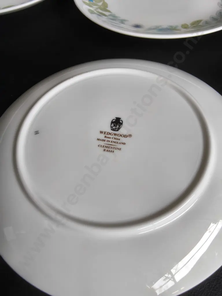 SET OF 4 WEDGWOOD BONE CHINA PLATES, DIA 17 CM Image 1++