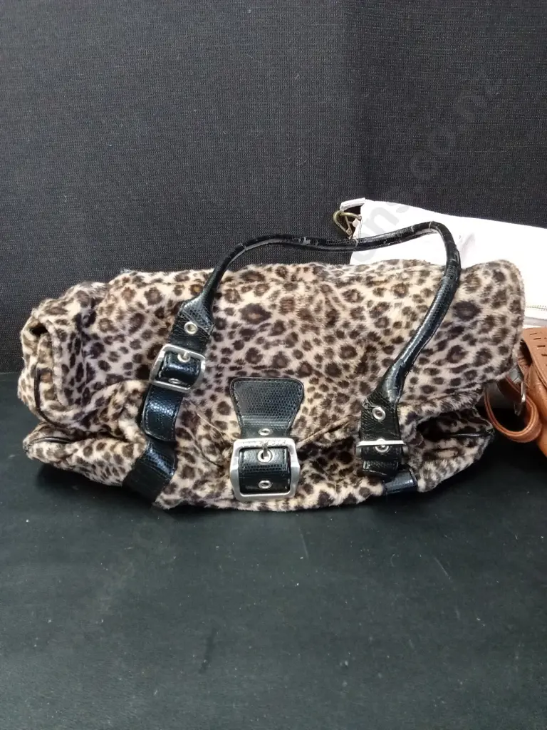 3 HANDBAGS Image 1++