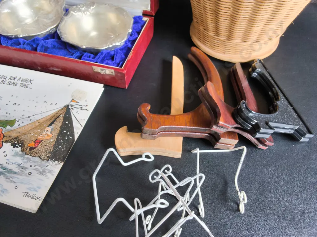 MISCELLANEOUS MIX OF ITEMS, TALLEST H 26 CM Image 1++