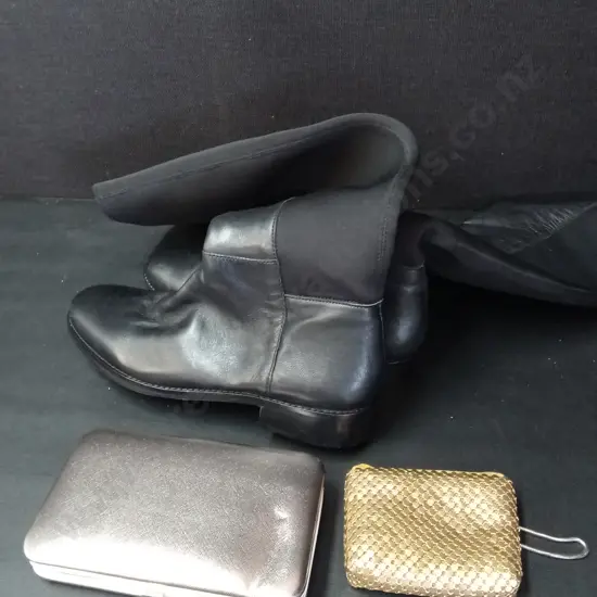 PAIR OF LEATHER AND LYCRA BOOTS SIZE 10 AND 2 PURSES