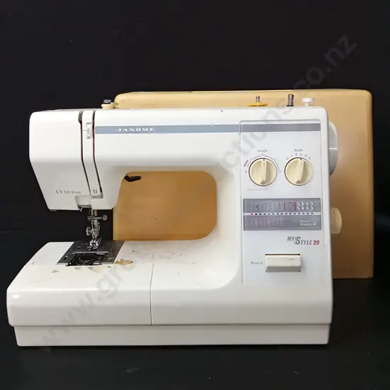 VINTAGE JANOME MY STYLE 20 MECHANICAL SEWING MACHINE