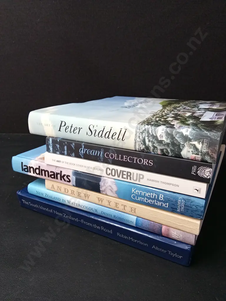 7 NEW ZEALAND ART BOOKS Image 1++