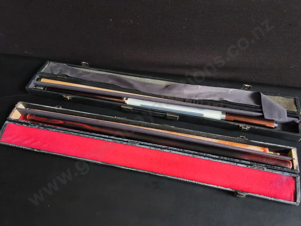 PAIR OF VINTAGE POOL CUES IN CASES Image 1++