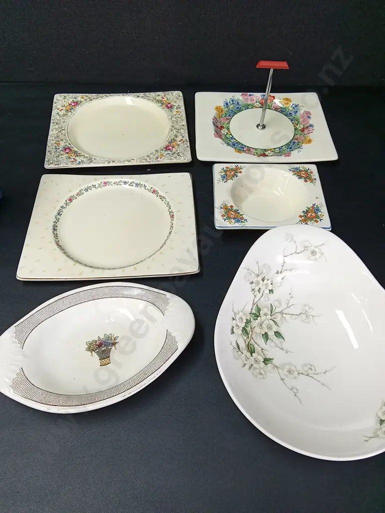 6 VINTAGE DISHES LARGEST L22.5CM, WEDGEWOOD AND ROYAL STAFFORDSHIRE Image 1++