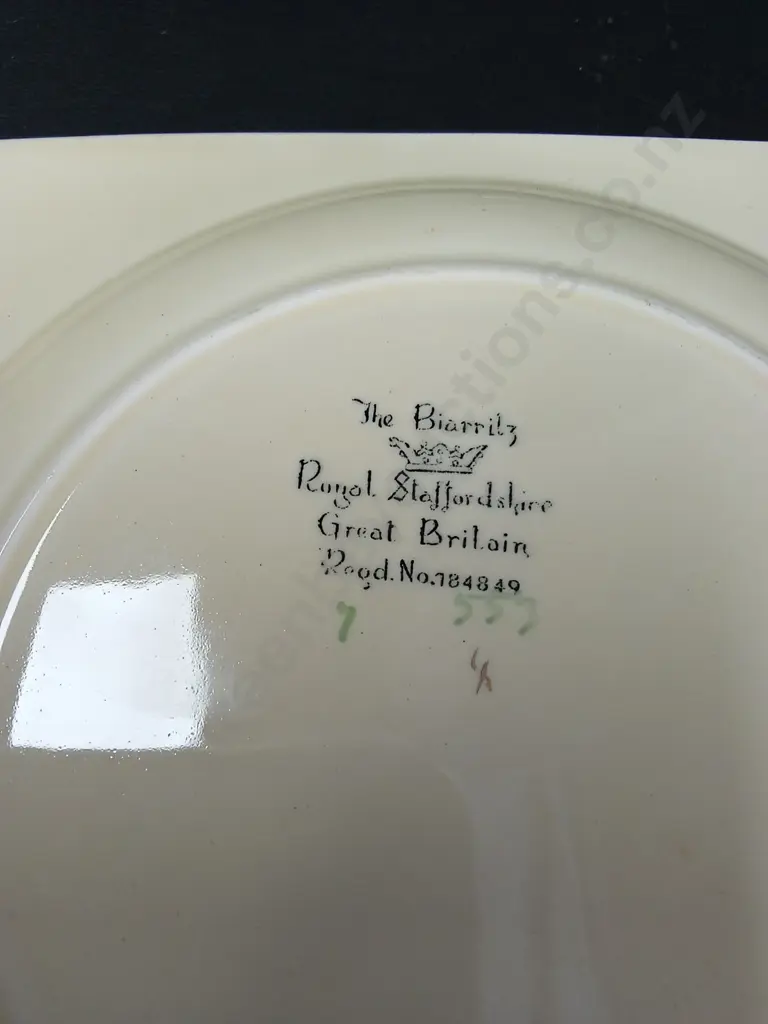 6 VINTAGE DISHES LARGEST L22.5CM, WEDGEWOOD AND ROYAL STAFFORDSHIRE Image 1++