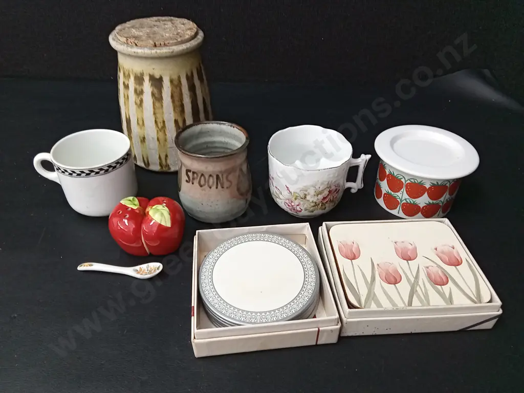 ASSORTED KITCHEN WARE TALLEST H15CM Image 1++