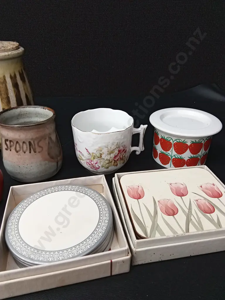 ASSORTED KITCHEN WARE TALLEST H15CM Image 1++