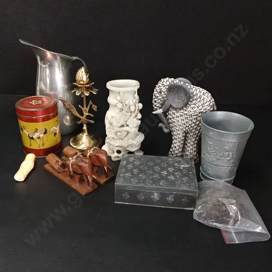 MIX OF ITEMS TALLEST H19CM