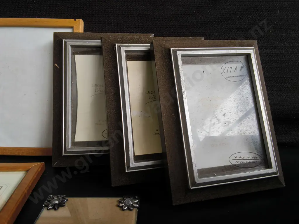 6 PICTURE FRAMES, TALLEST H 23 CM Image 1++