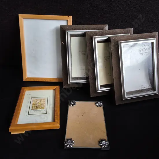6 PICTURE FRAMES, TALLEST H 23 CM