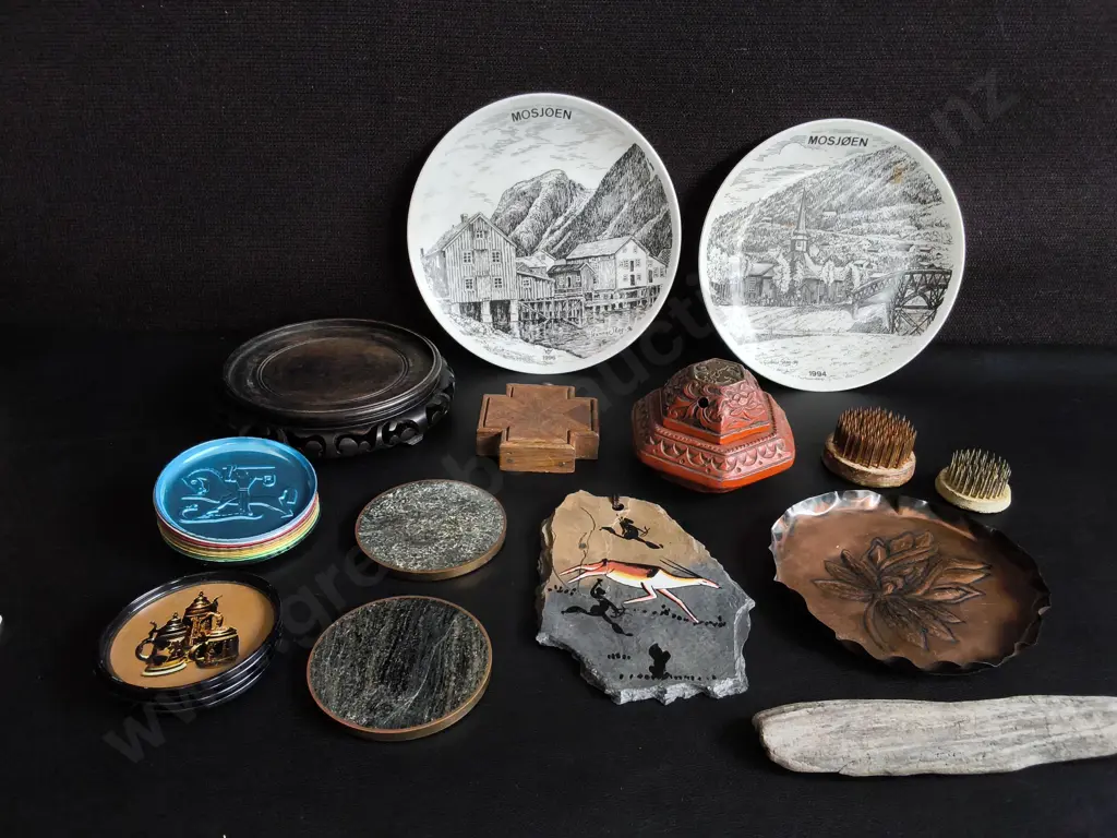 COLLECTION OF VINTAGE AND COLLECTIBLE ITEMS, NORWEIGAN SOUVENIR PLATES, IKEBANA KENZANS, FOLK ART AND DECOR Image 1++