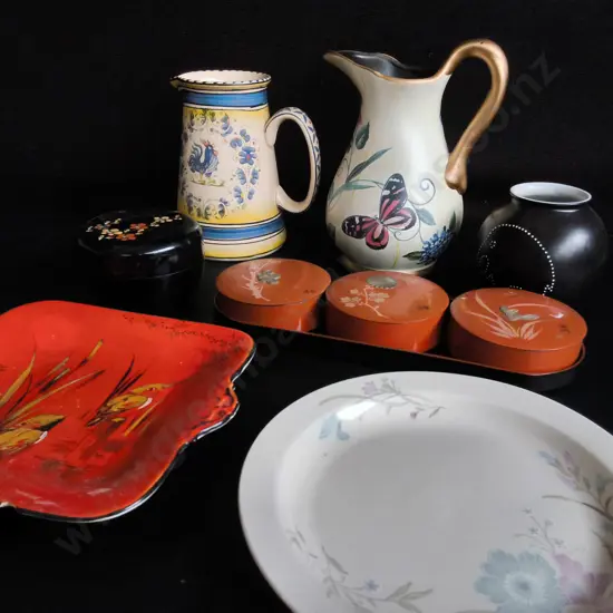 MIX OF VINTAGE DECOR AND TABLEWARE ITEMS, TALLEST H 25 CM