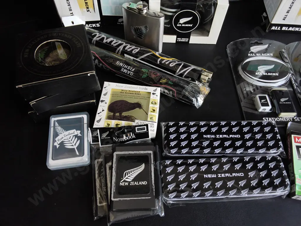 MIX OF BRAND NEW NZ AND ALL BLACKS ITEMS Image 1++