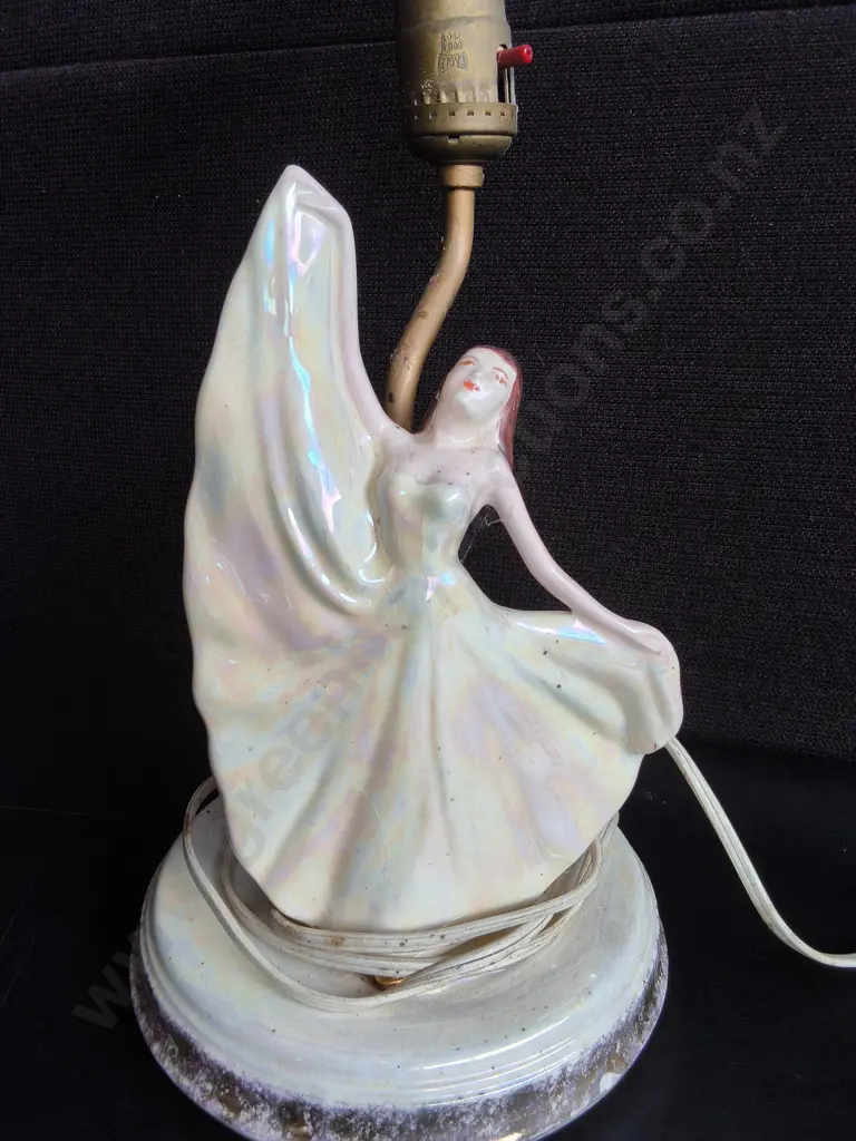VINTAGE ART DECO PORCELAIN FIGURAL LAMP, H 39 CM Image 1++