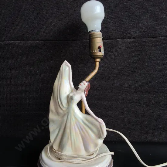 VINTAGE ART DECO PORCELAIN FIGURAL LAMP, H 39 CM