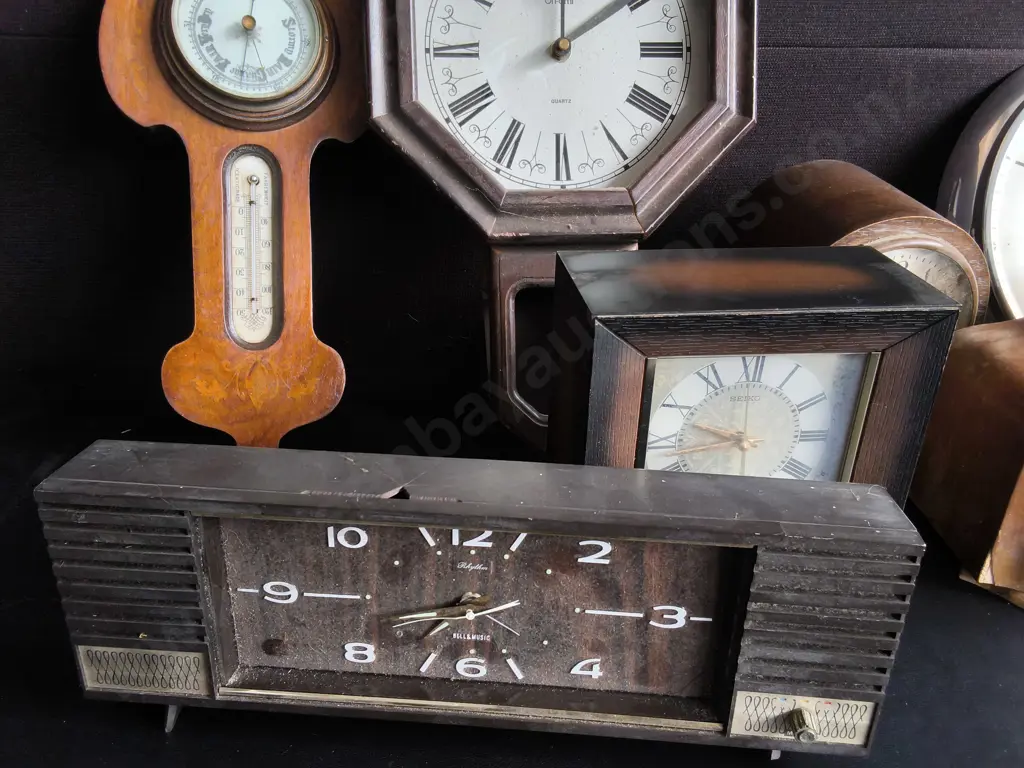 MIX OF VINTAGE CLOCKS, TALLEST H 46 CM Image 1++