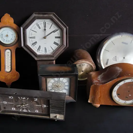MIX OF VINTAGE CLOCKS, TALLEST H 46 CM