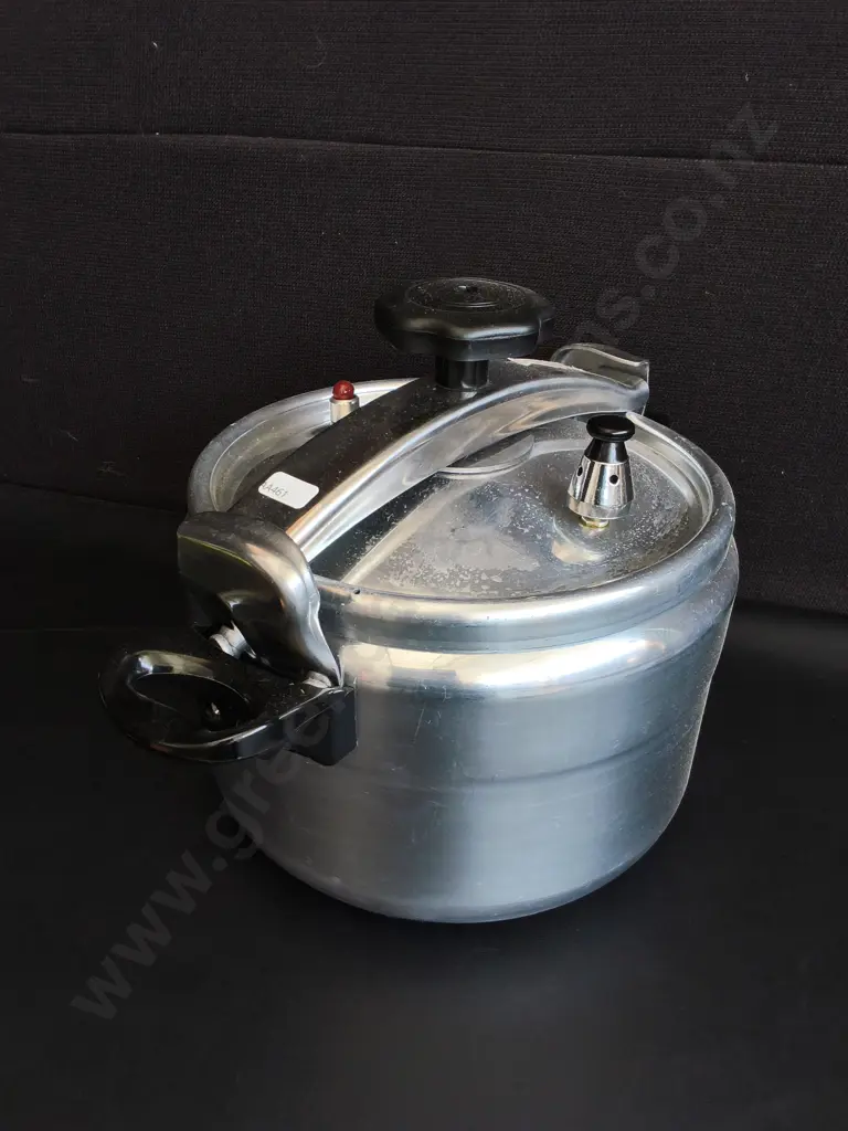 ALUMINUM STOVE TOP PRESSURE COOKER Image 1++
