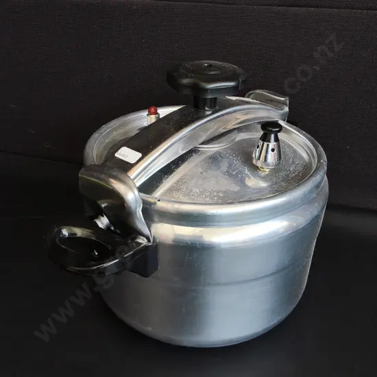 ALUMINUM STOVE TOP PRESSURE COOKER