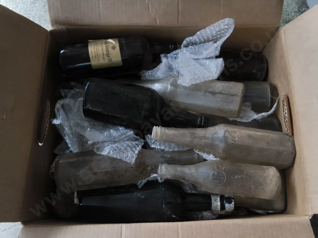 BOX MIX OF VINTAGE GLASS BOTTLES Image 1++