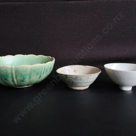 3 PIECES VINTAGE ASIAN BOWLS, WIDEST DIA 21 CM