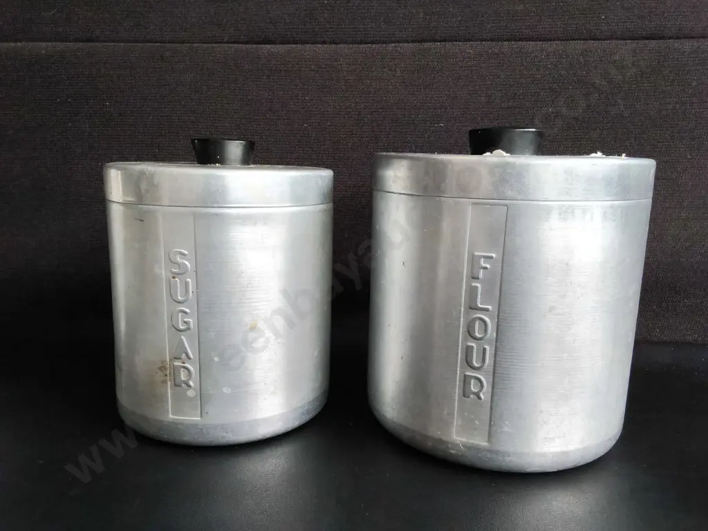 PAIR OF MID CENTURY MODERN SPUN ALUMINUM KITCHEN CANISTERS, SUGAR AND FLOUR, TALLEST H 20 CM Image 1++