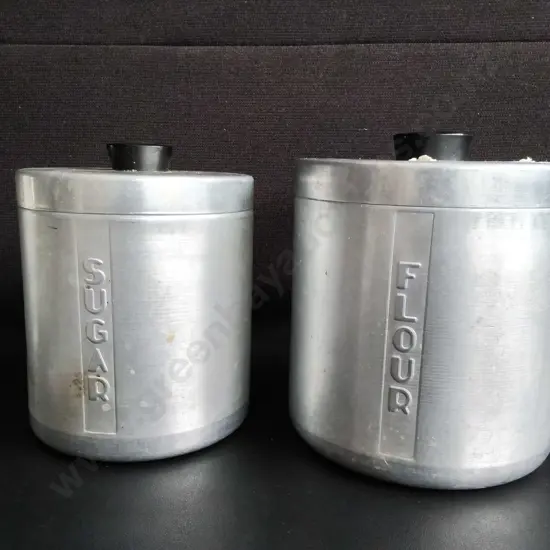 PAIR OF MID CENTURY MODERN SPUN ALUMINUM KITCHEN CANISTERS, SUGAR AND FLOUR, TALLEST H 20 CM
