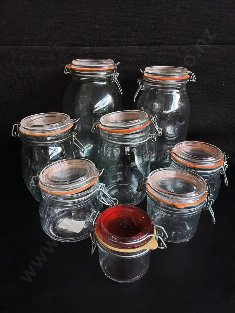 COLLECTION OF CLEAR GLASS CLIP TOP STORAGE JARS, 8 PIECES, TALLEST H 27 CM Image 1++