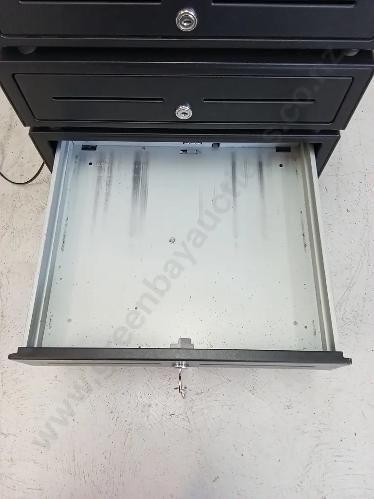 5 CASH DRAWERS WITH ONE UNIVERSAL KEY, H 10CM X W 41CM D X 42CM Image 1++