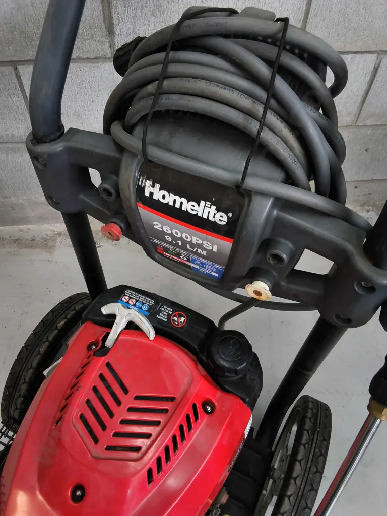 HOMELITE 2600 PSI 4 STROKE PETROL PRESSURE WASHER Image 1++