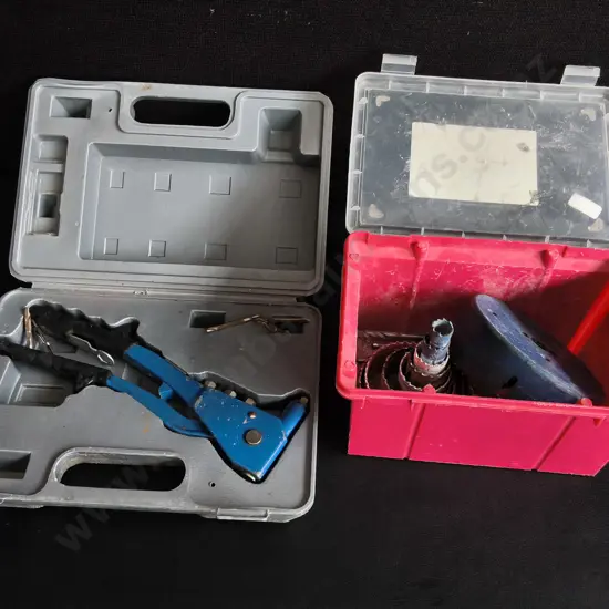 HEAVY DUTY HAND RIVETER AND MULTI SIZE HOLE SAW SET