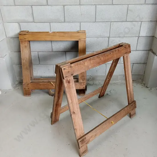 3 WOODEN FOLDING TRESTLES, H 80CM X W 84CM