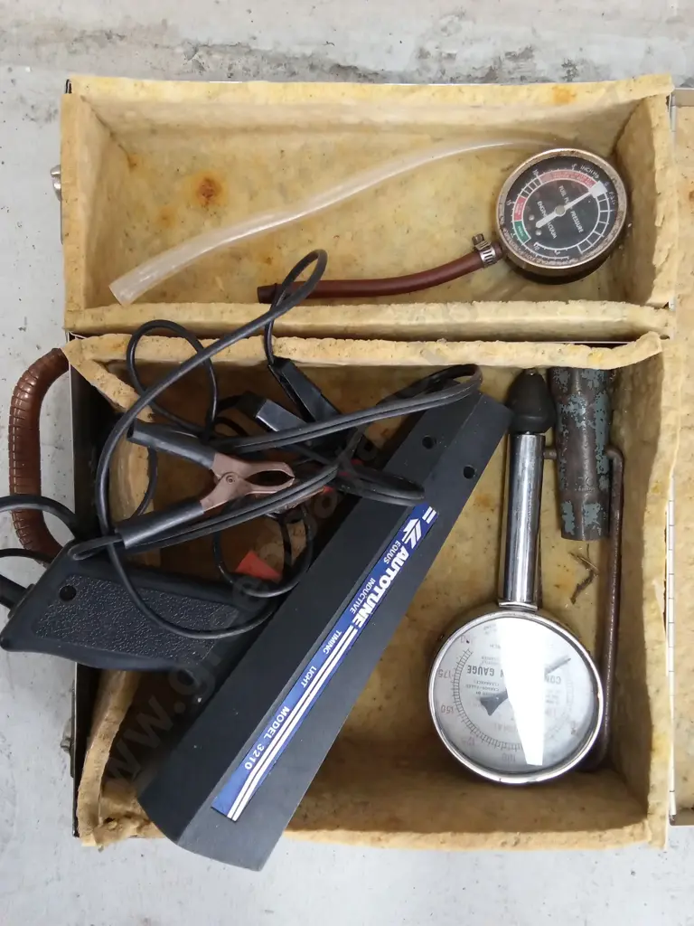 VINTAGE AUTOMOTIVE DIAGNOSTIC AND TUNE KIT Image 1++