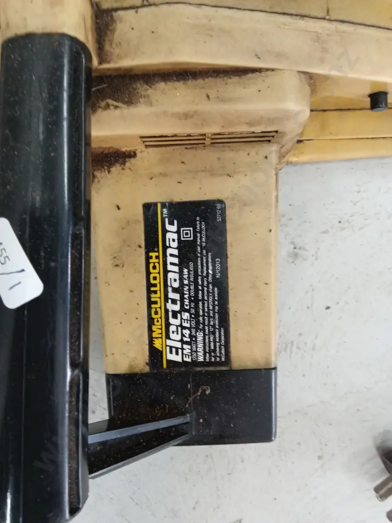 PAIR OF GAS AND ELECTRIC CHAINSAWS Image 1++