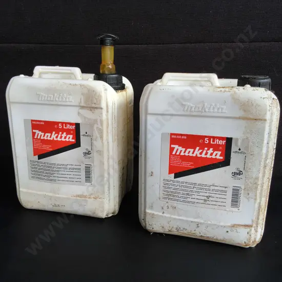 2 JUGS OF MAKITA SAW CHAIN OIL