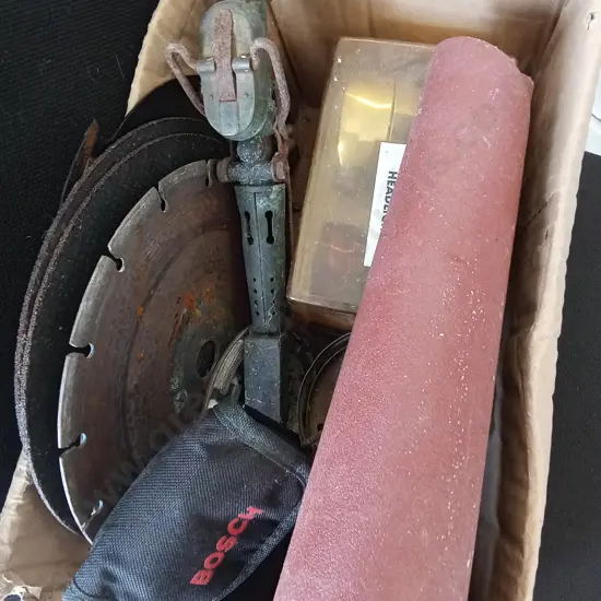 BOX OF TOOLS INCLUDING BOSCH STUD FINDER, VINTAGE SOLDER IRON AND BOXED DYNAMO
