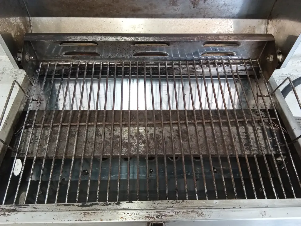 SMALL GASCRAFT PORTABLE BBQ, 32CM X 50CM Image 1++
