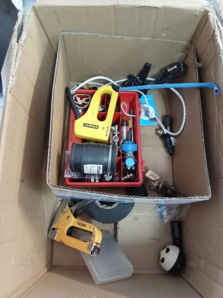 BOX OF ASSORTED ITEMS Image 1++