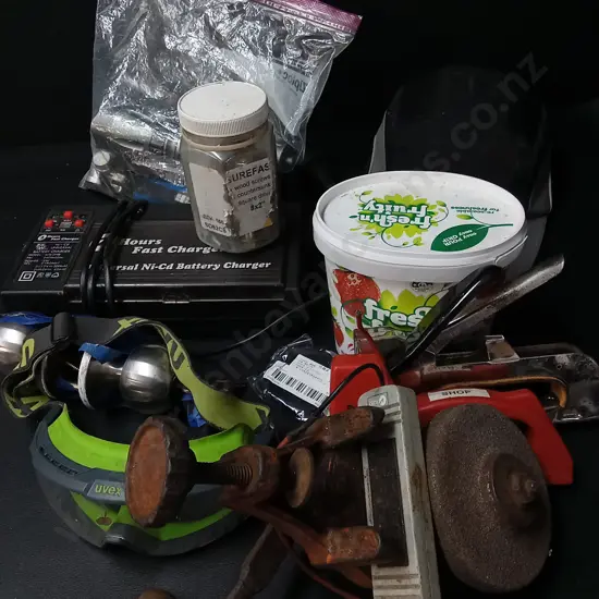 BOX OF ASSORTED ITEMS