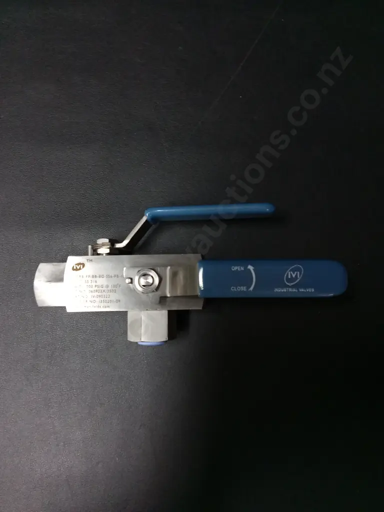 STAINLESS STEEL INDUSTRIAL LEVER-OPERATED BALL VALVE Image 1++