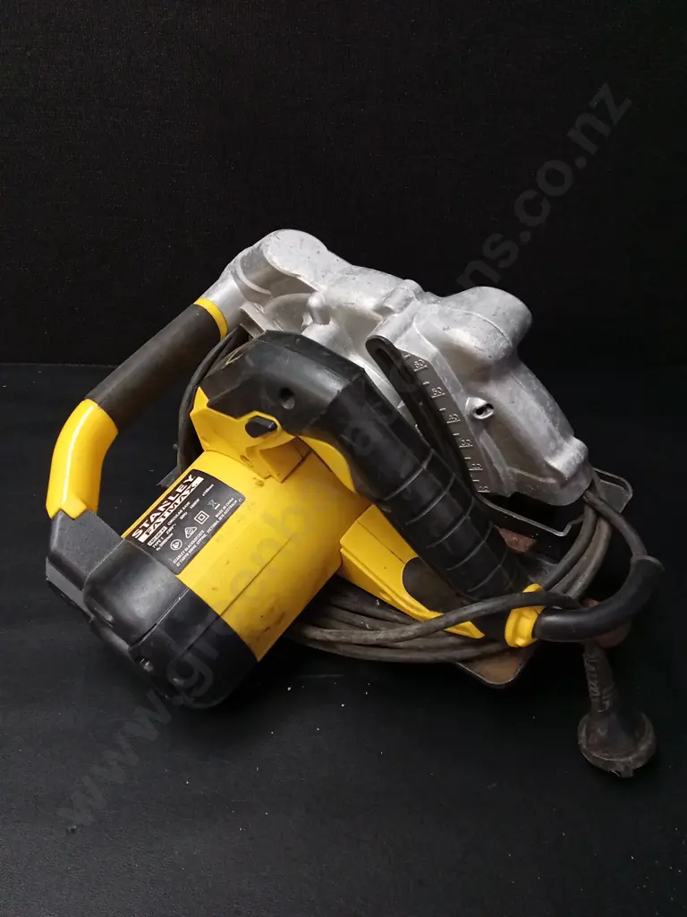 STANLEY FATMAX 1600W CIRCULAR SAW WORKING Image 1++