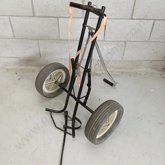 GOLF CLUB CARRIER,