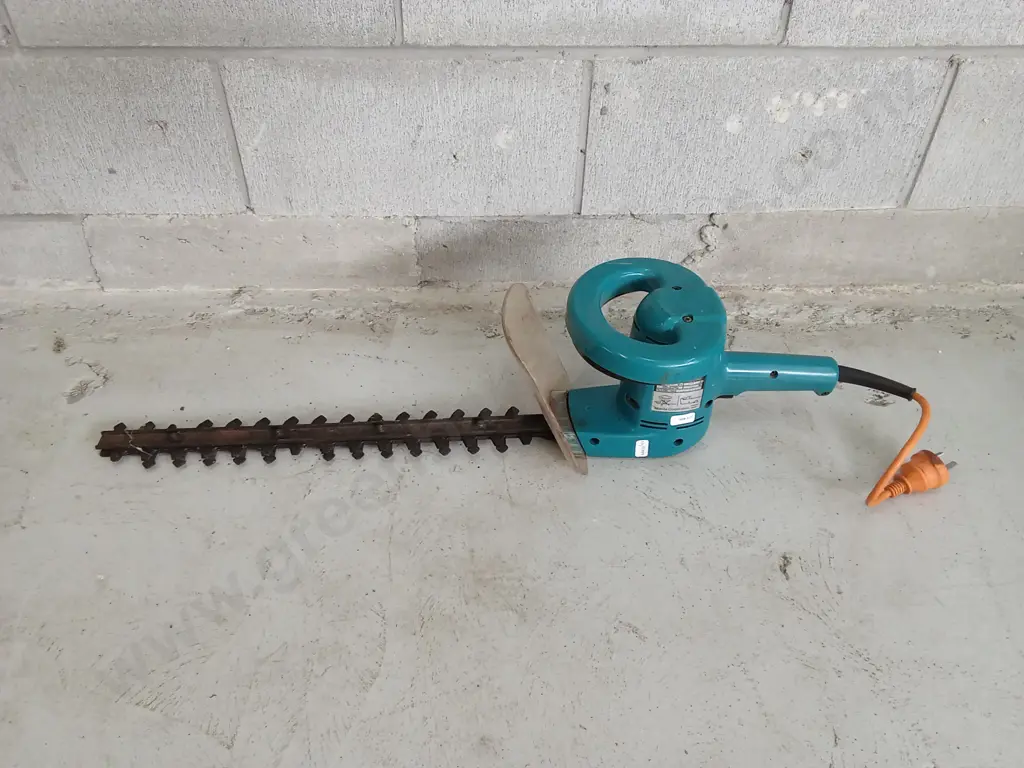 ELECTRIC HEDGE TRIMMER Image 1++