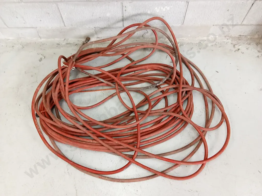 TWO AIR HOSES Image 1++