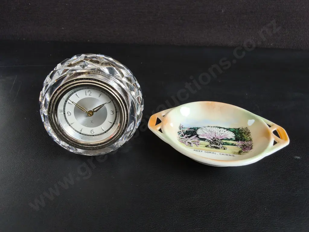 VINTAGE WESTMORE GERMANY CRYSTAL DESK CLOCK, AND VICTORIA CZECHOSLOVAKIA HAND PAINTED SOUVENIR DISH, TALLEST H 9 CM Image 1++