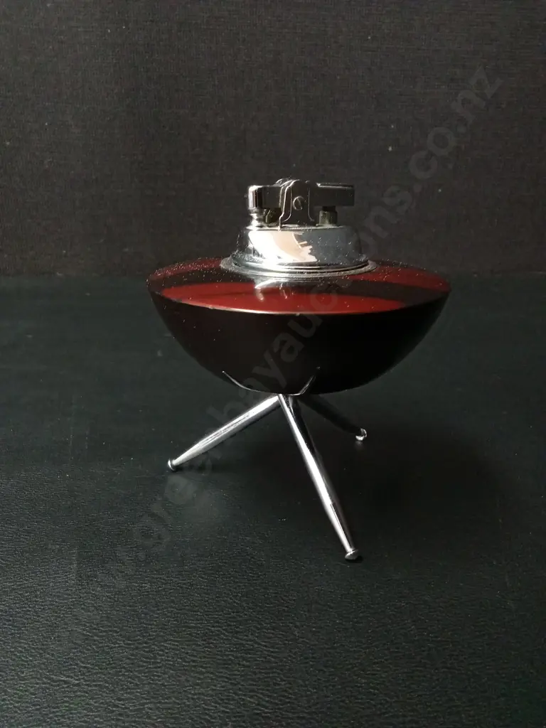 VINTAGE MID-CENTURY UFO SPUTNIK-STYLE TRIPOD TABLE LIGHTER H10CM Image 1++