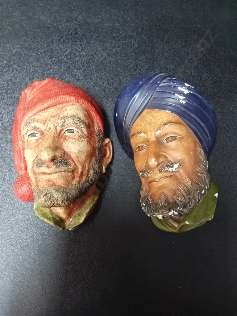 2 VINTAGE BOSSONS CHALKWARE WALL MASKS "RED HAT" AND "SIKH MAN" TALLEST H13CM Image 1++