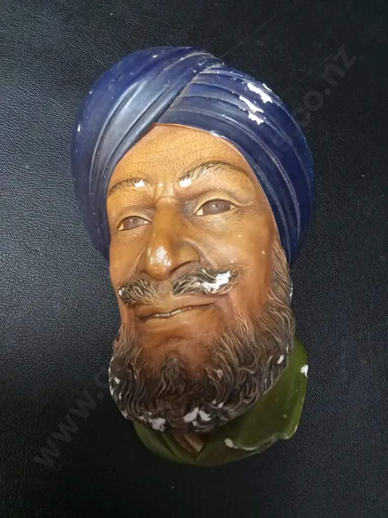 2 VINTAGE BOSSONS CHALKWARE WALL MASKS "RED HAT" AND "SIKH MAN" TALLEST H13CM Image 1++