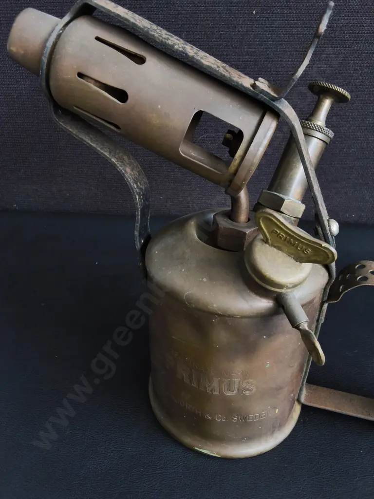VINTAGE PRIMUS BRASS PARAFFIN/KEROSENE BLOWTORCH Image 1++