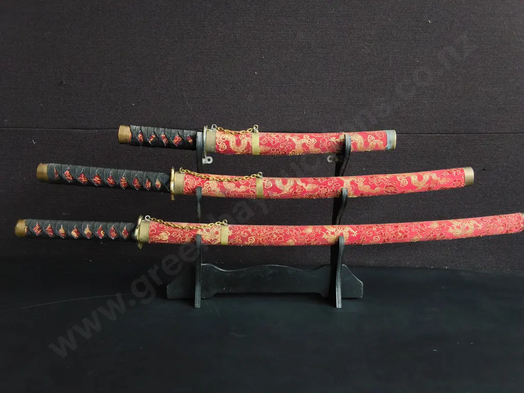 3 PIECE JAPANESE SAMURAI SWORD SET WITH DISPLAY STAND, RED AND GOLD DRAGON DESIGN Image 1++